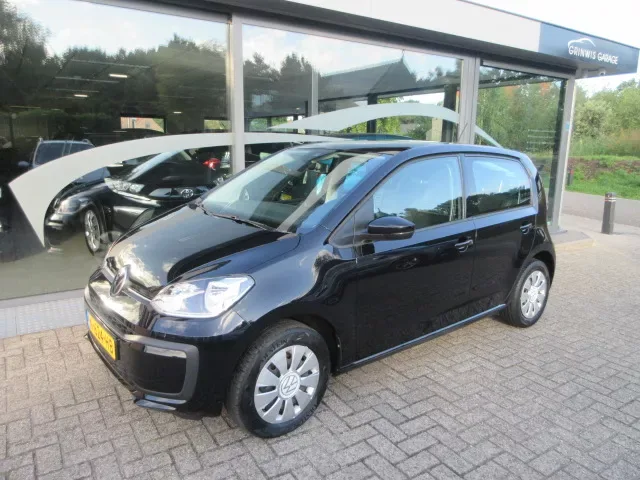 Volkswagen Up! (2021) — foto 1