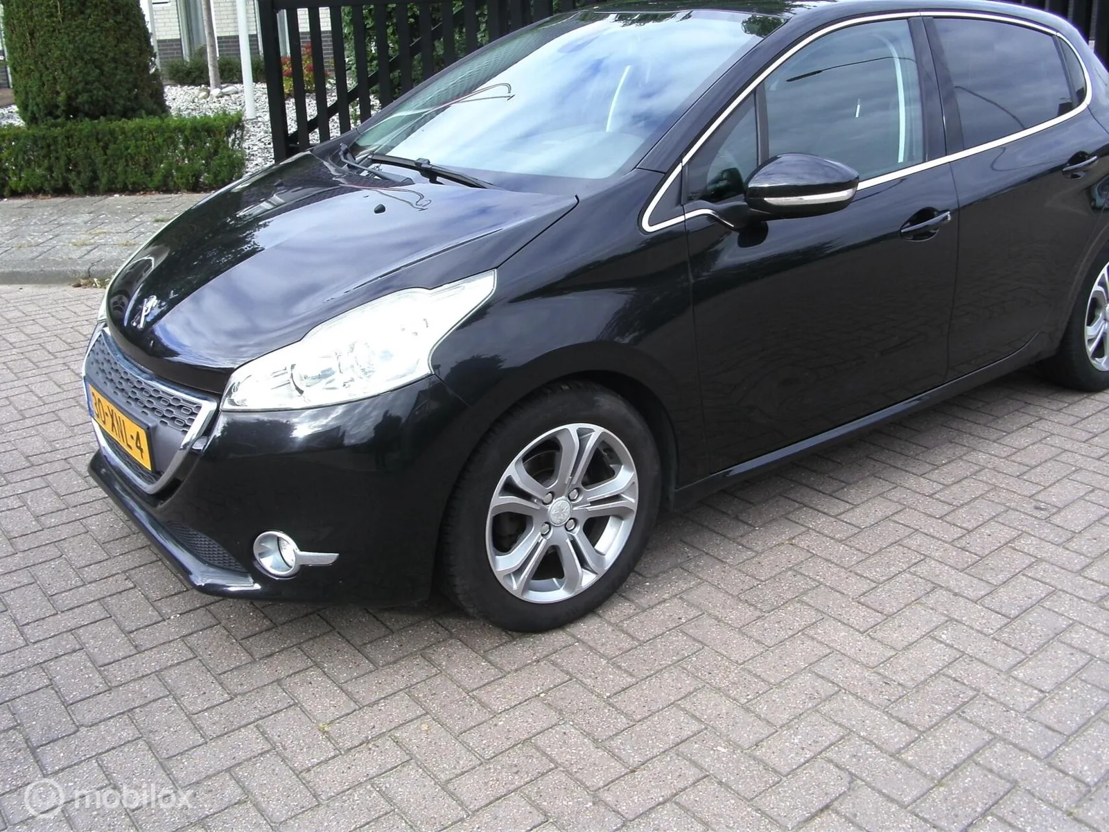 Peugeot 208 (2013) — foto 1