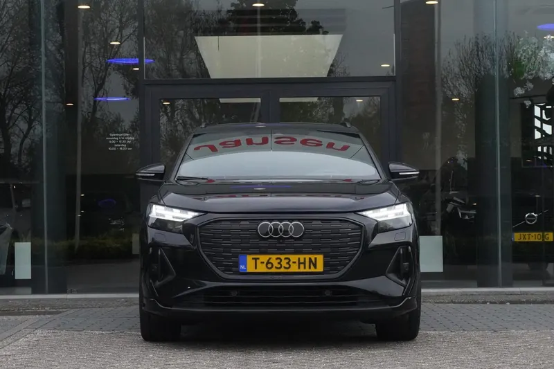 Audi Q4 e-tron (2023)