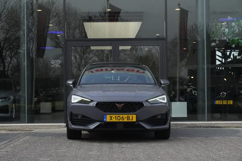 CUPRA Leon (2023)