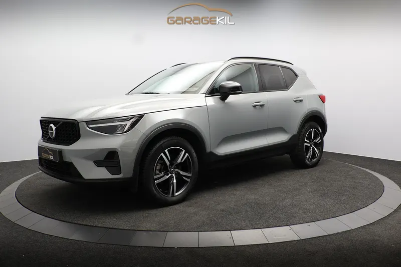 Volvo XC40 (2023)