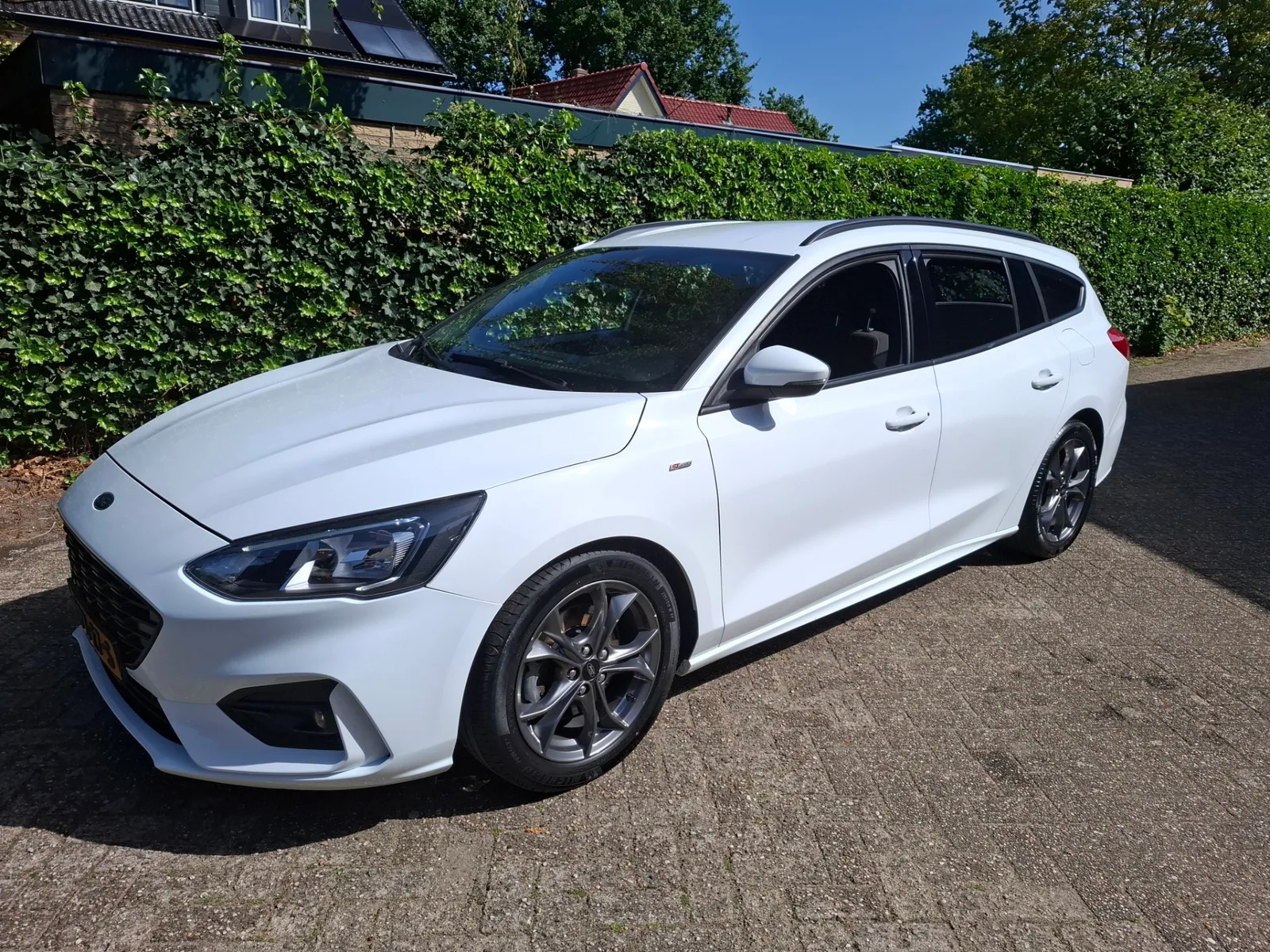 Ford Focus (2021) — foto 1