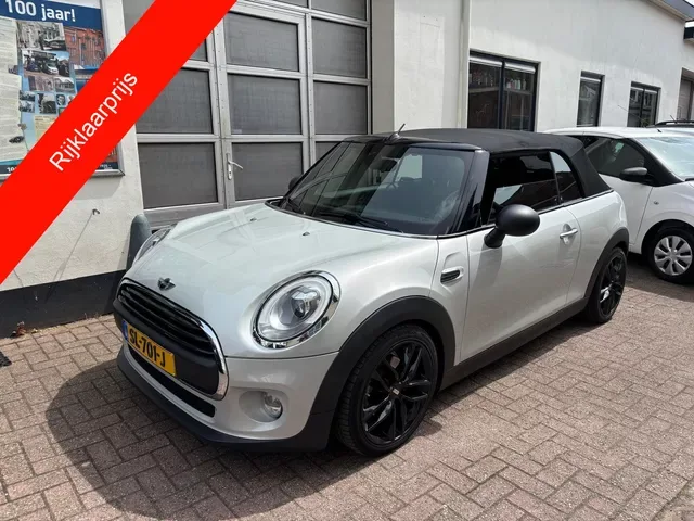 MINI Cabrio (2018) — foto 1