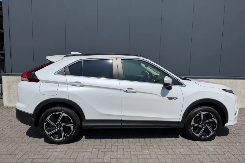 Mitsubishi Eclipse Cross (2022)