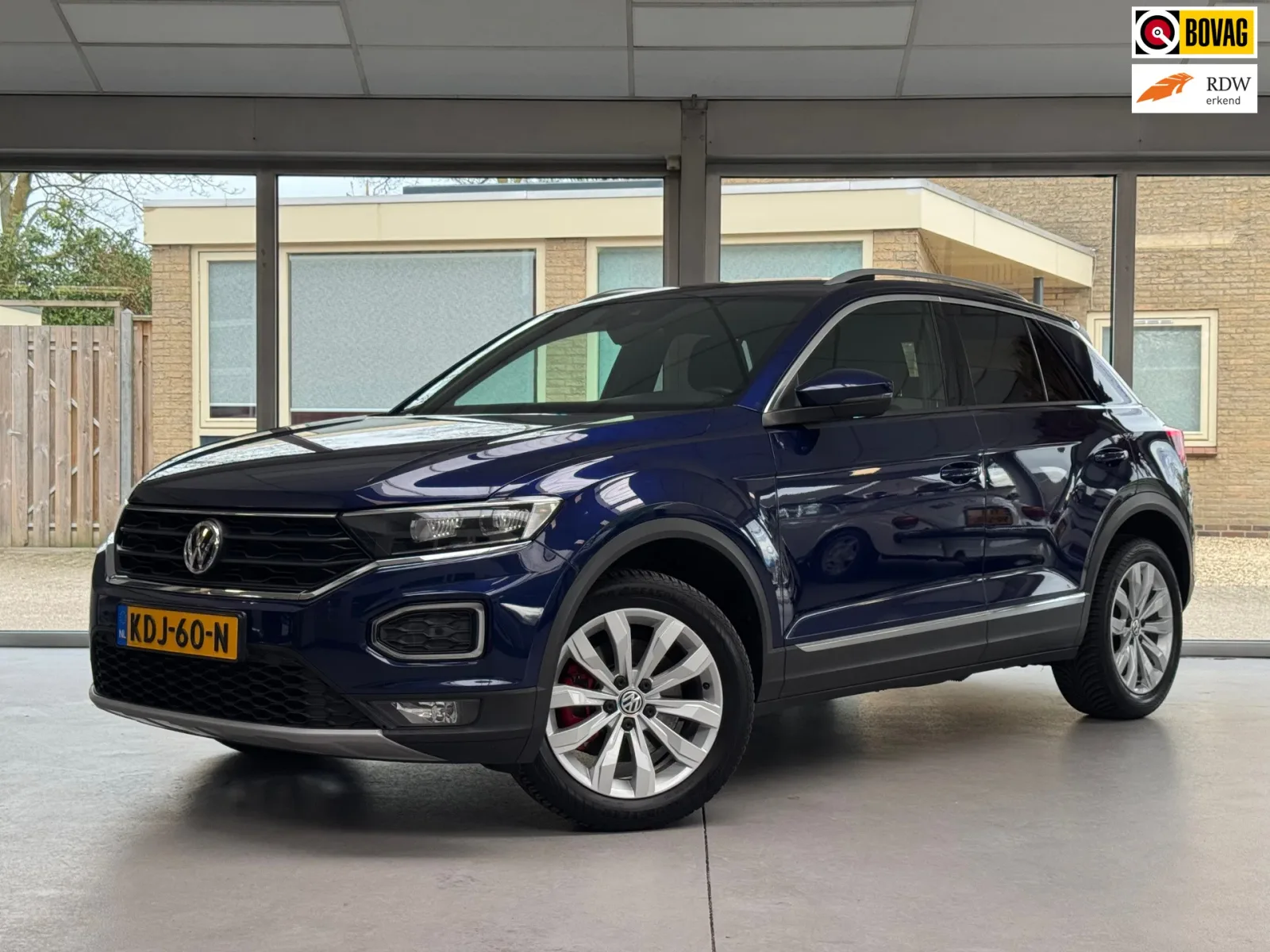 Volkswagen T-Roc (2018) — foto 1