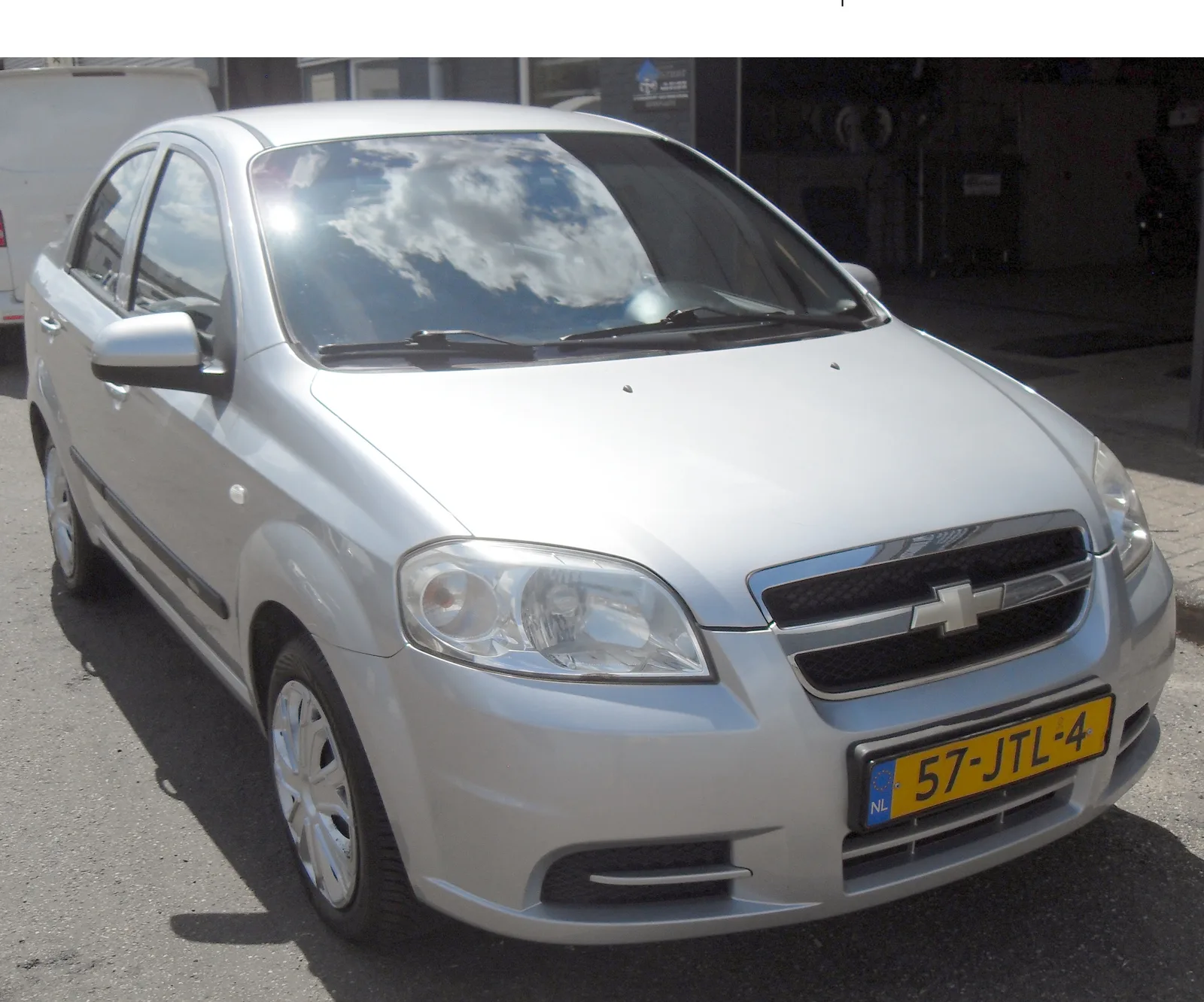 Chevrolet Aveo (2009) — foto 1