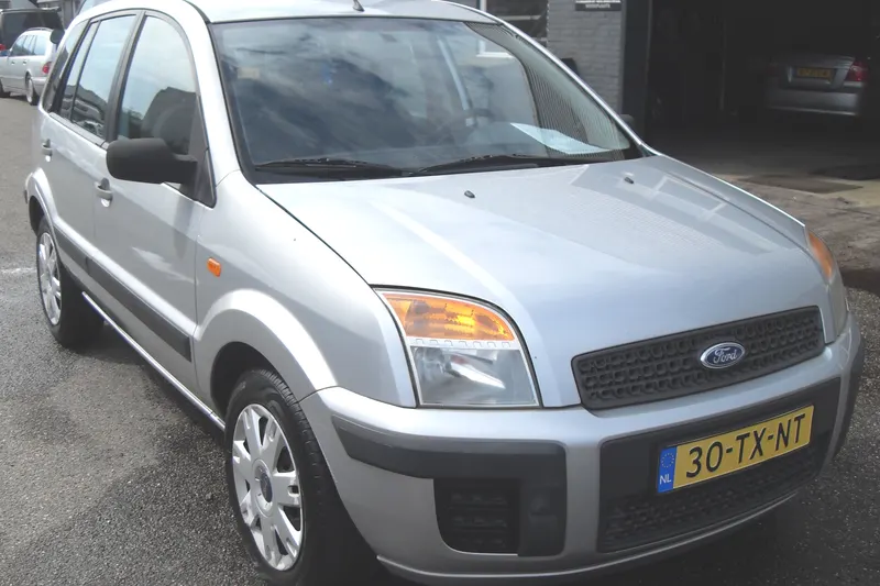 Ford Fusion (2007)