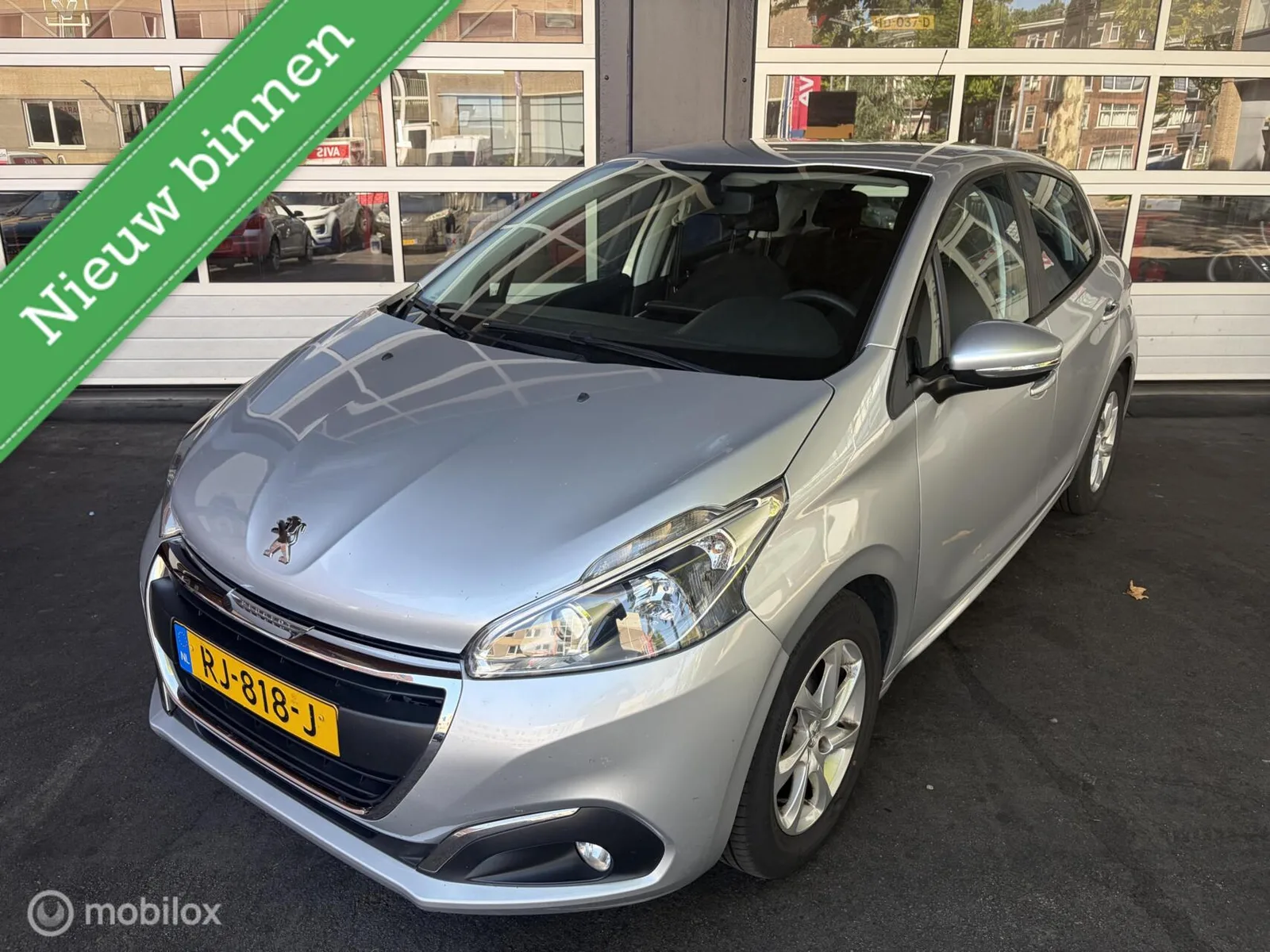 Peugeot 208 (2017) — foto 1