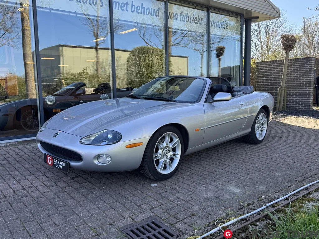 Jaguar XK8 (2004) — foto 1