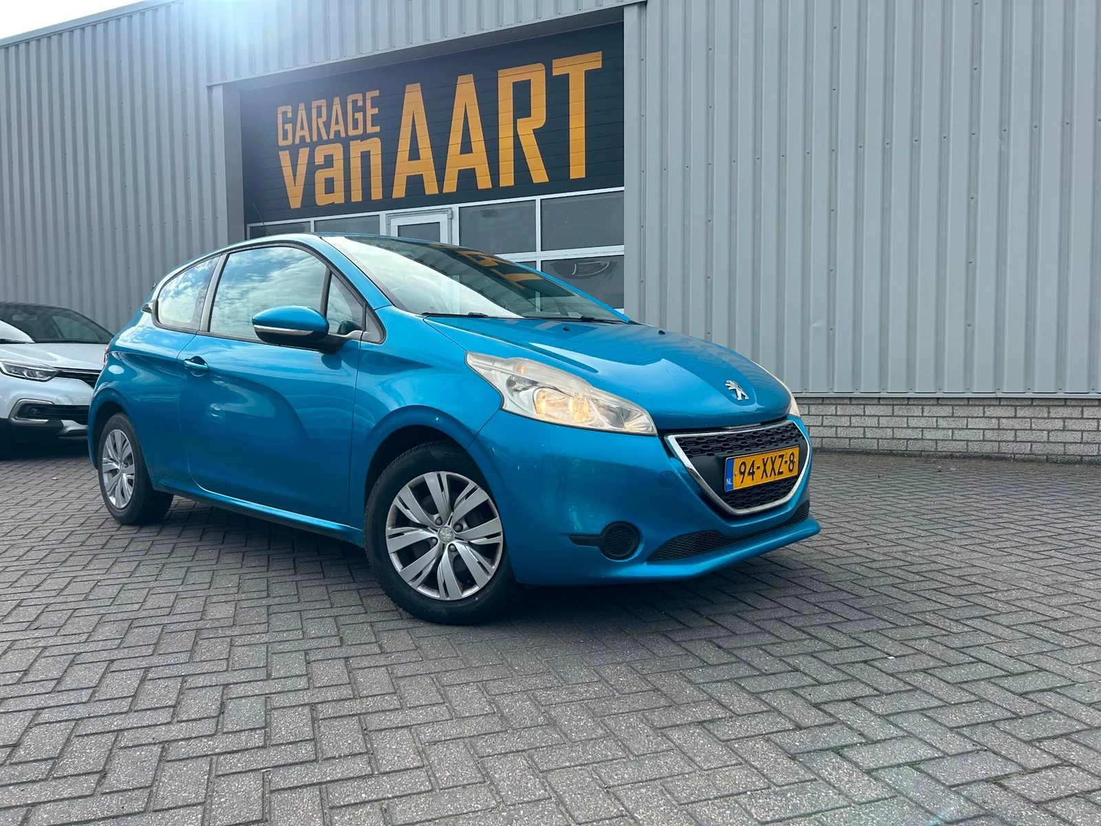 Peugeot 208 (2012) — foto 1