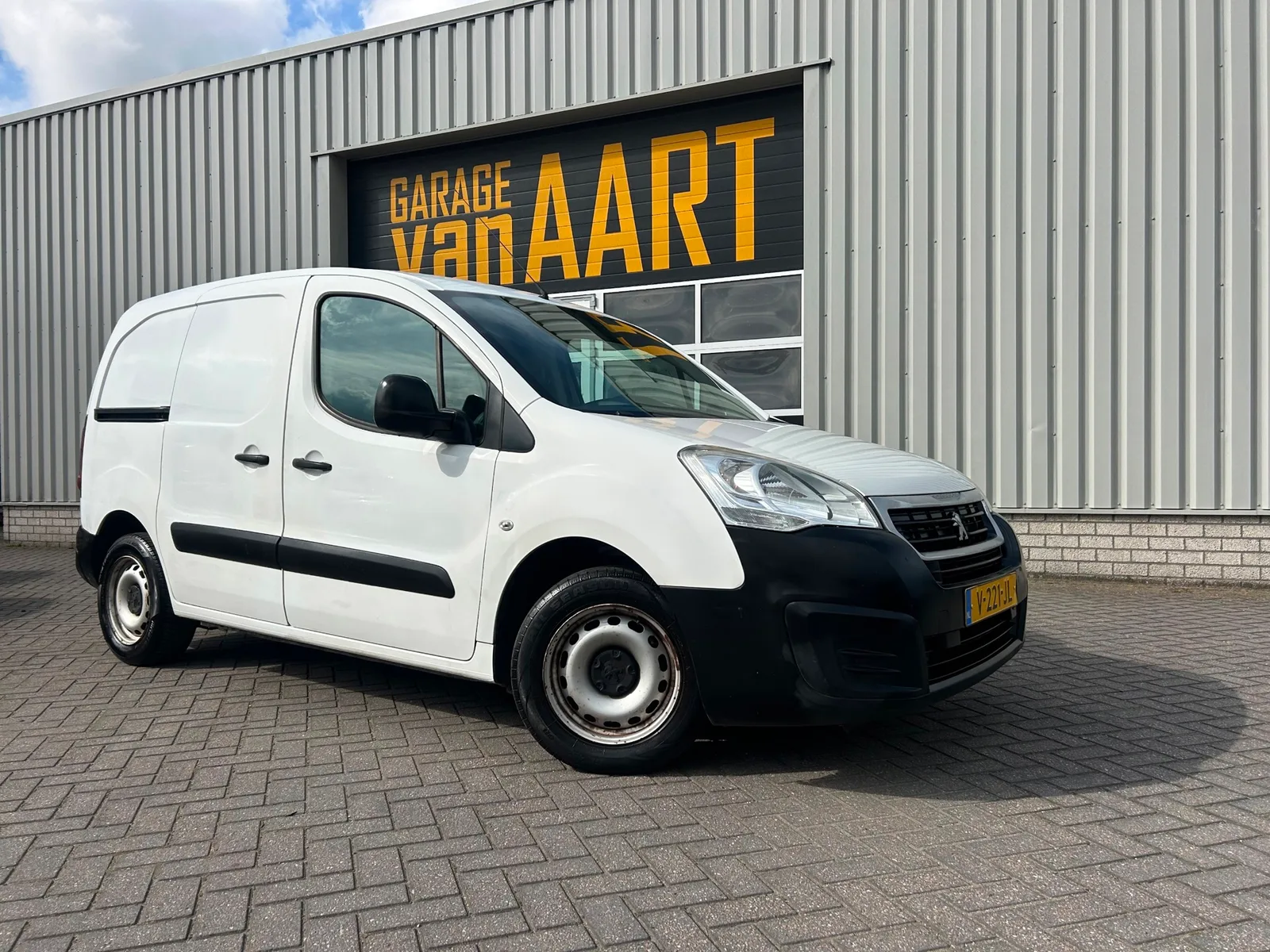 Peugeot Partner (2017) — foto 1