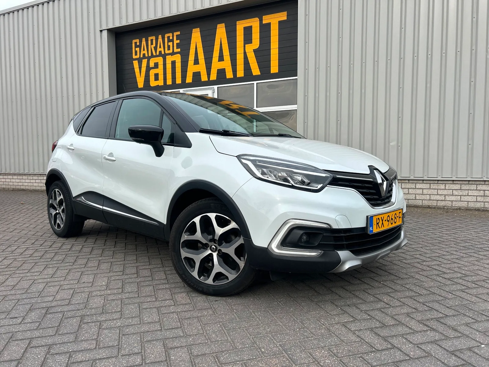 Renault Captur (2018) — foto 1