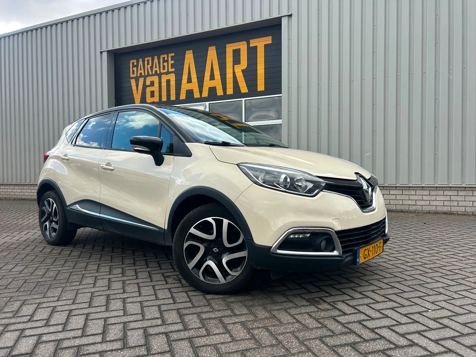 Renault Captur (2015) — foto 1