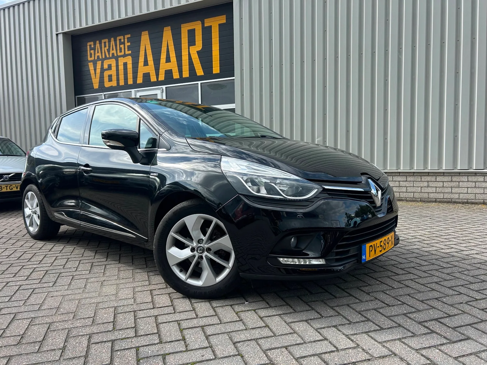 Renault Clio (2017) — foto 1
