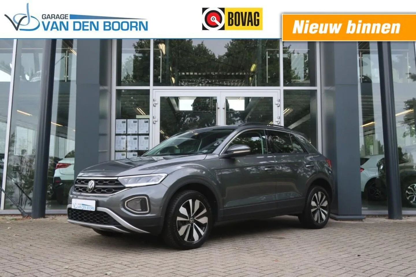 Volkswagen T-Roc (2024) — foto 1