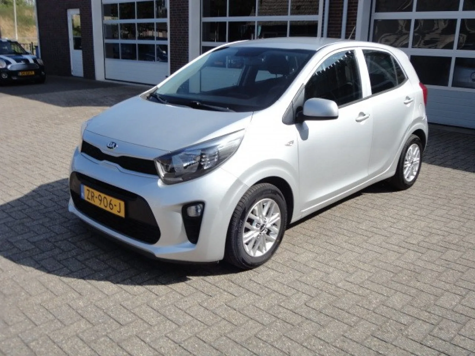 Kia Picanto (2019) — foto 1
