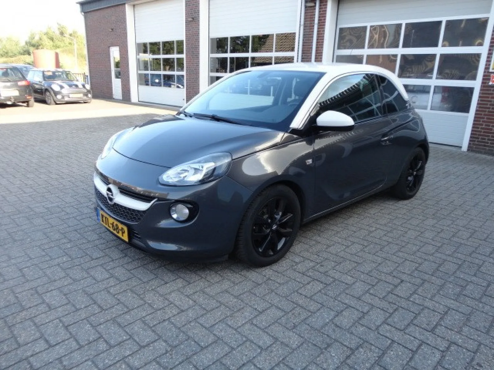 Opel Adam (2015) — foto 1