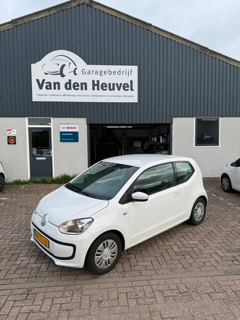 Volkswagen Up! (2012) — foto 1