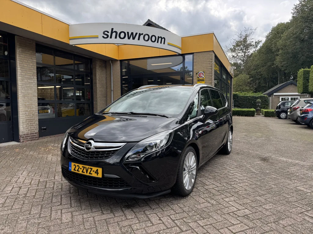 Opel Zafira Tourer (2013) — foto 1