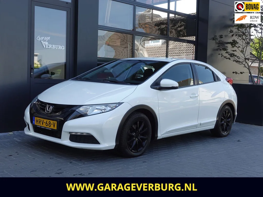 Honda Civic (2015) — foto 1
