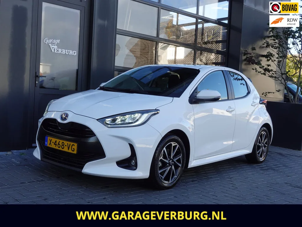 Toyota Yaris (2024) — foto 1