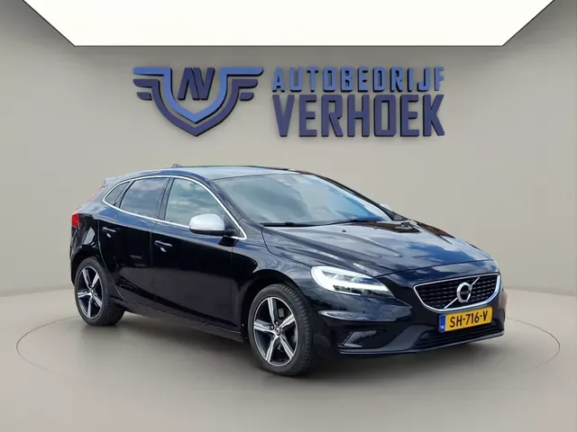 Volvo V40 (2018) — foto 1
