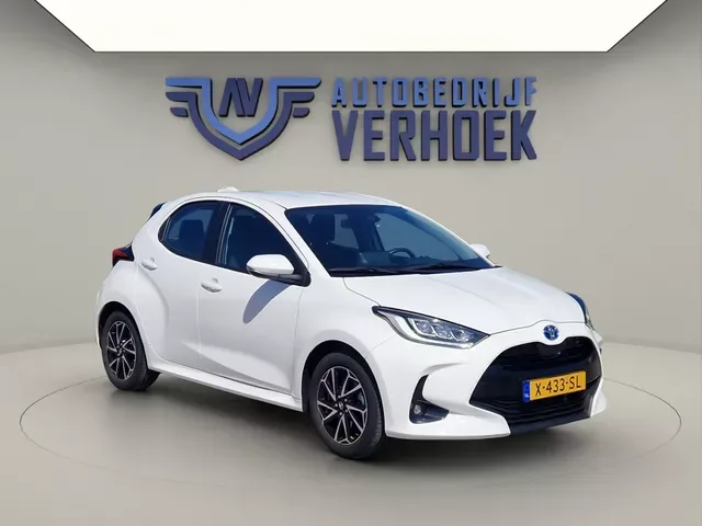 Toyota Yaris (2024) — foto 1