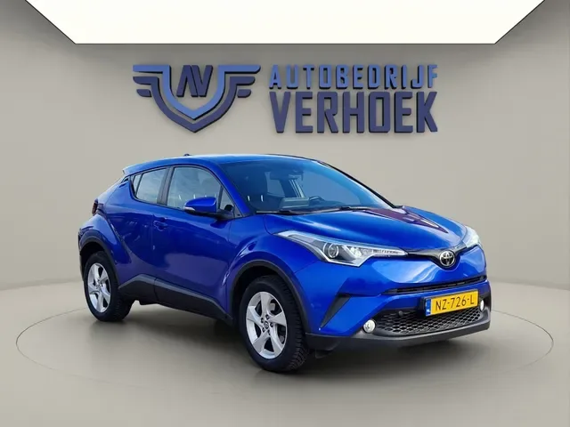 Toyota C-HR (2017) — foto 1