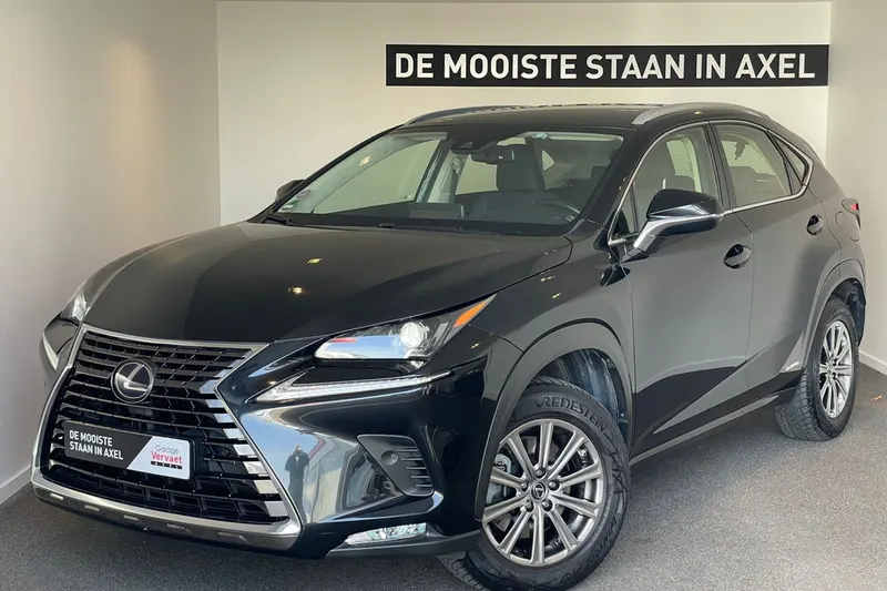 Lexus NX (2020)