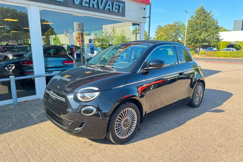 Fiat 500C (2023)