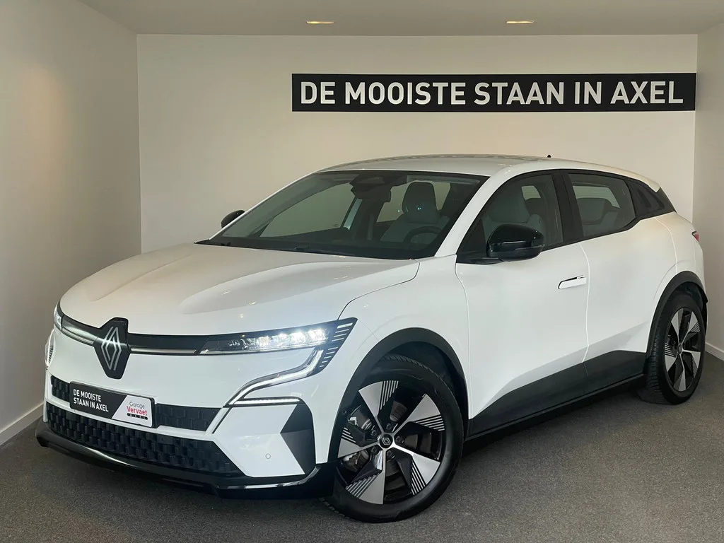 Renault Mégane E-Tech (2022) — foto 1