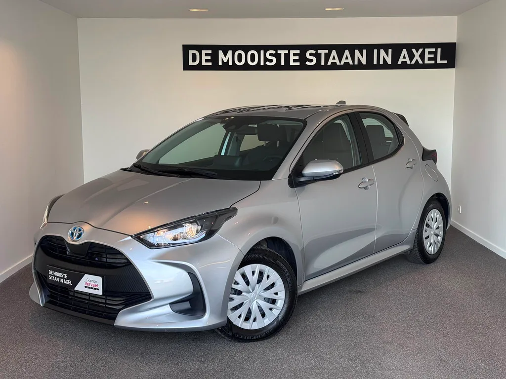 Toyota Yaris (2024) — foto 1