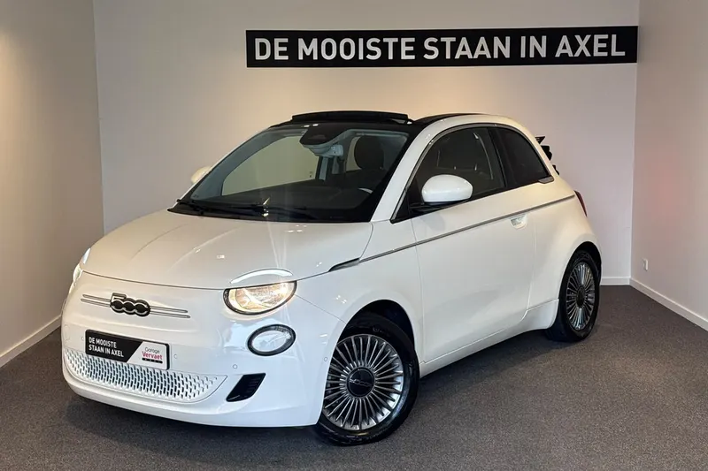 Fiat 500C (2023)