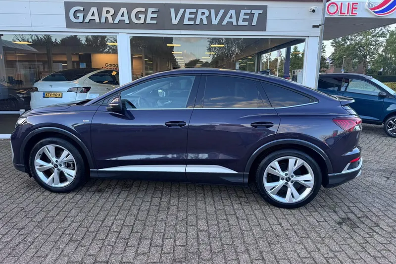 Audi Q4 e-tron (2022)