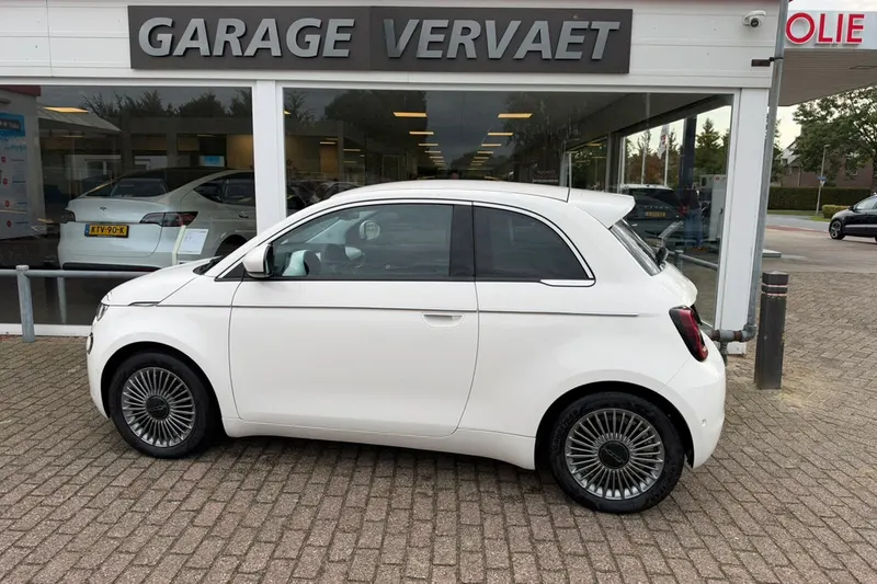 Fiat 500 (2023)