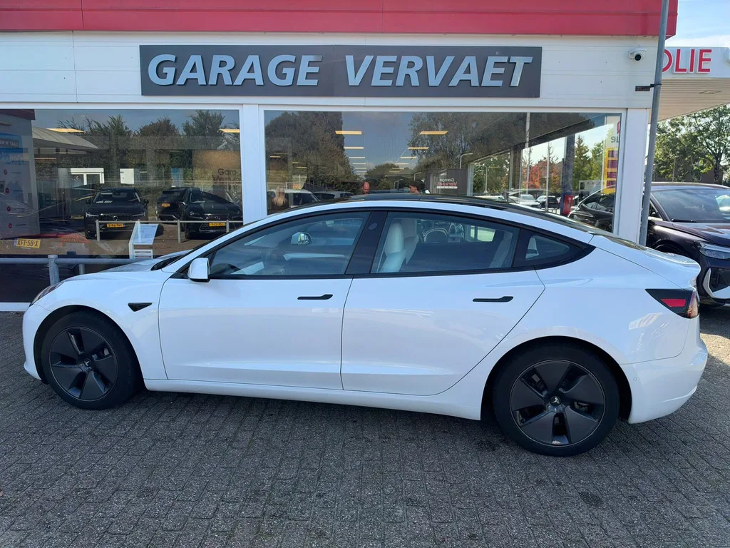 Tesla Model 3 (2021) — foto 1