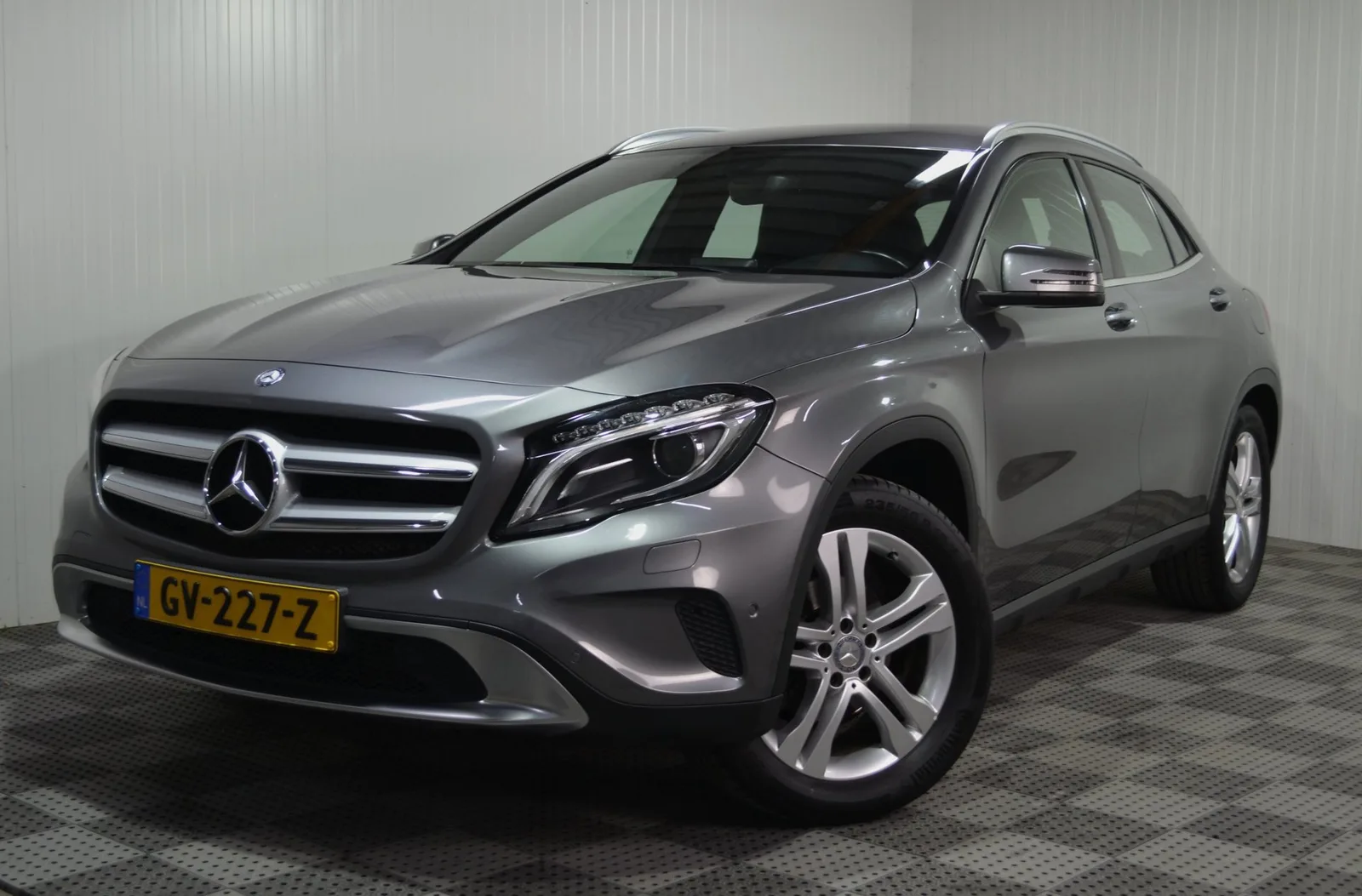 Mercedes-Benz GLA (2015) — foto 1