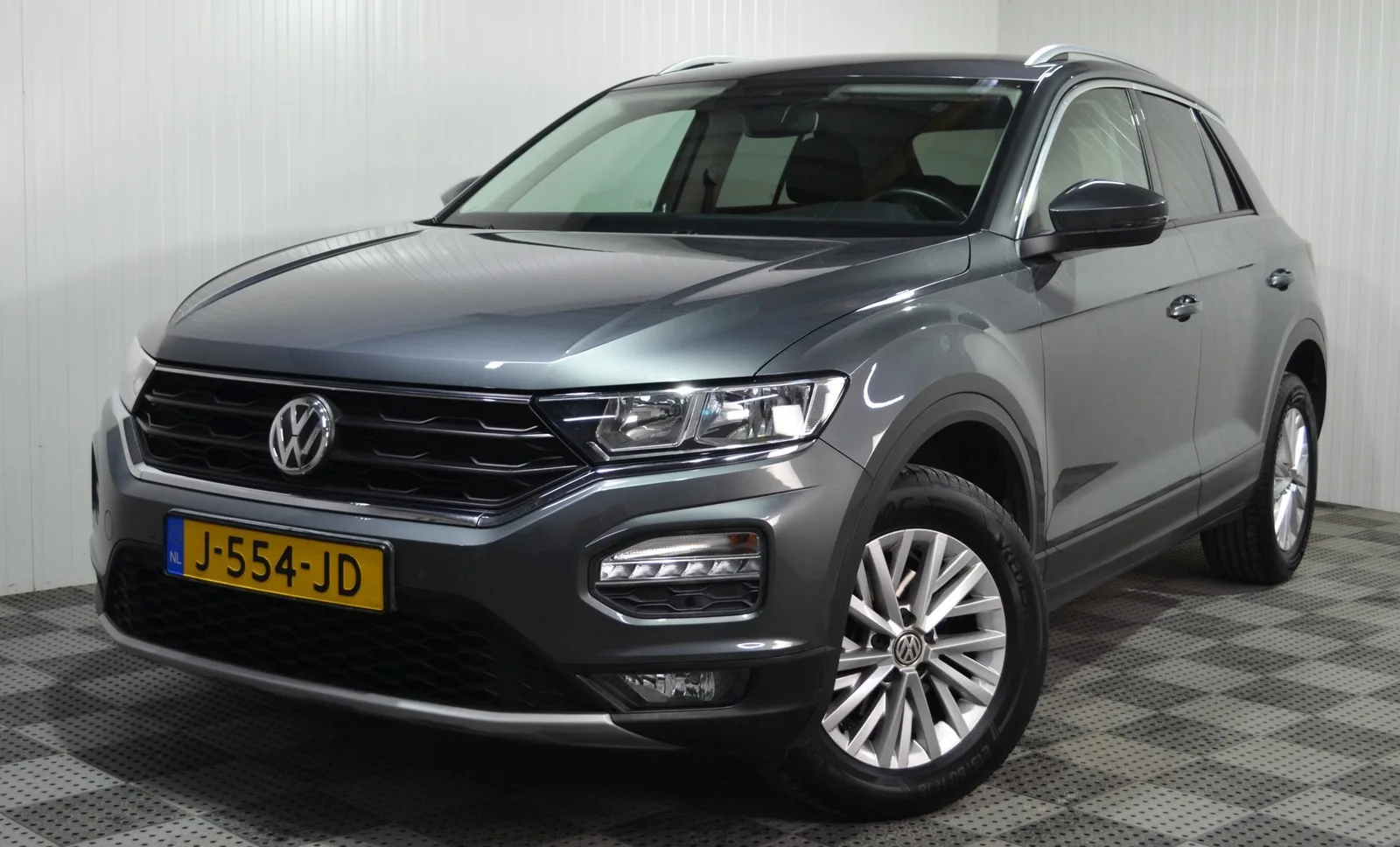 Volkswagen T-Roc (2020) — foto 1