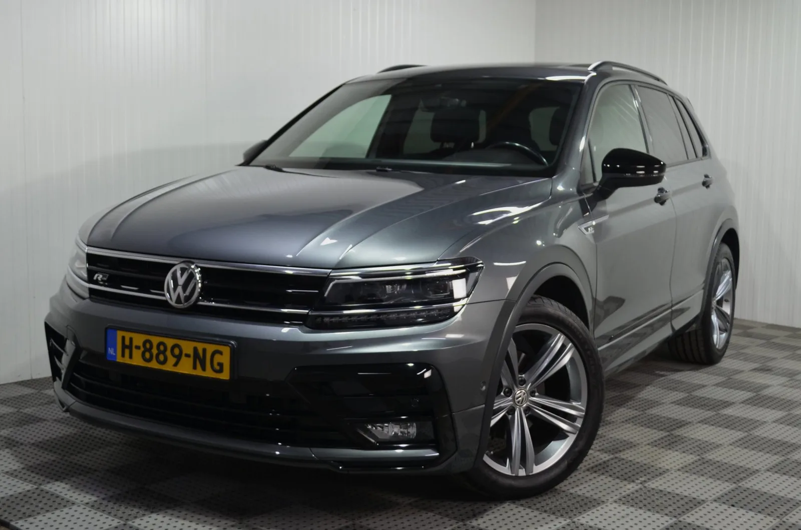 Volkswagen Tiguan (2020) — foto 1