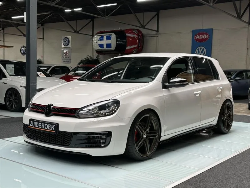 Volkswagen Golf (2010) — foto 1