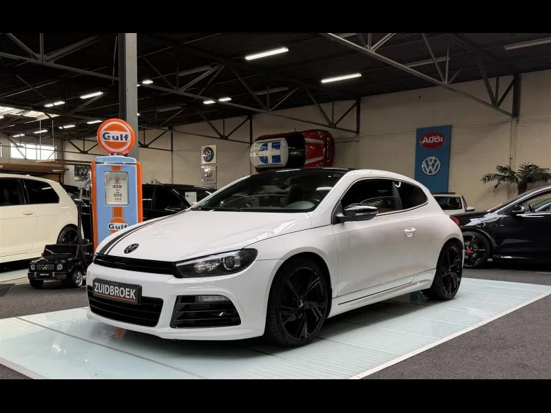 Volkswagen Scirocco (2010) — foto 1