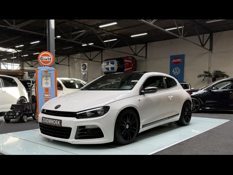 Volkswagen Scirocco (2010) — foto 1