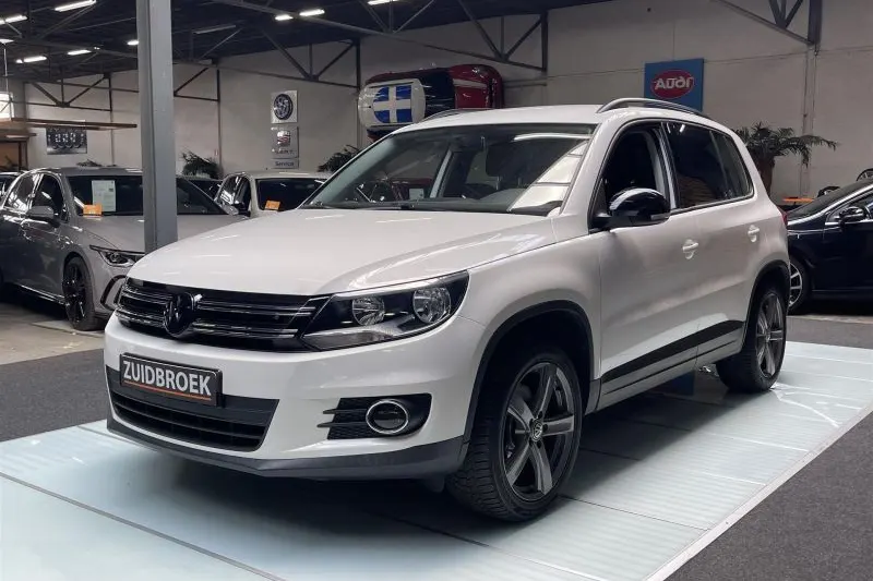 Volkswagen Tiguan (2012)
