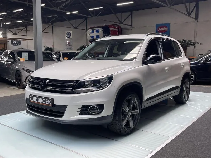 Volkswagen Tiguan (2012) — foto 1