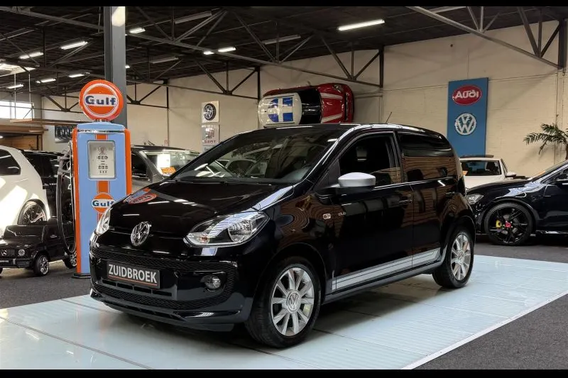 Volkswagen Up! (2015)