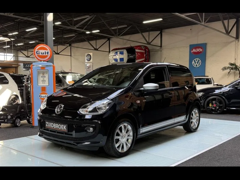 Volkswagen Up! (2015) — foto 1