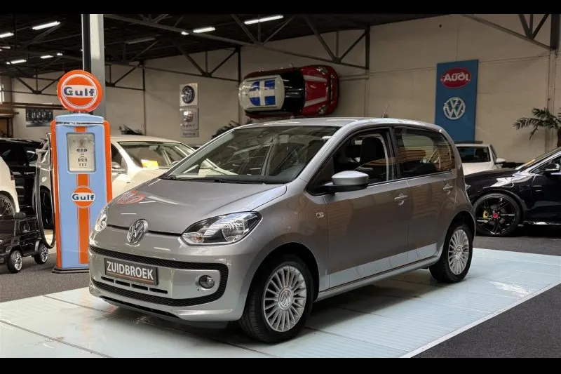 Volkswagen Up! (2016)