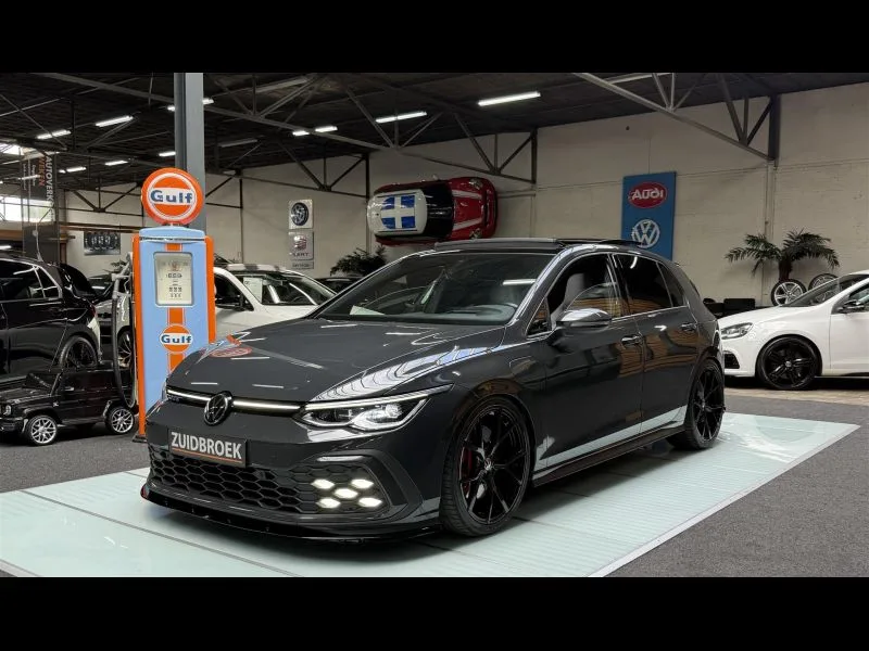 Volkswagen Golf (2021) — foto 1