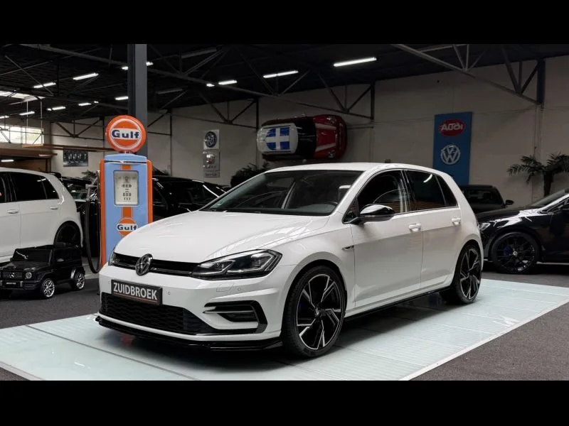 Volkswagen Golf (2018) — foto 1