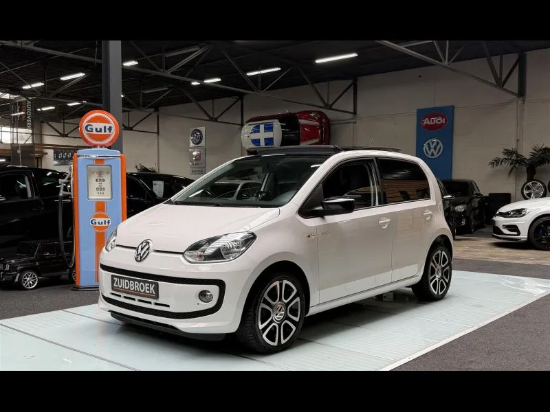 Volkswagen Up! (2015) — foto 1
